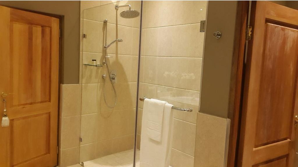 Executive Suites, Woodmead East (Adults Only) Сэндтон Экстерьер фото