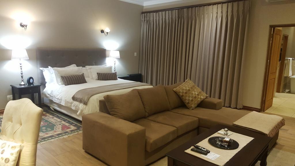 Executive Suites, Woodmead East (Adults Only) Сэндтон Экстерьер фото