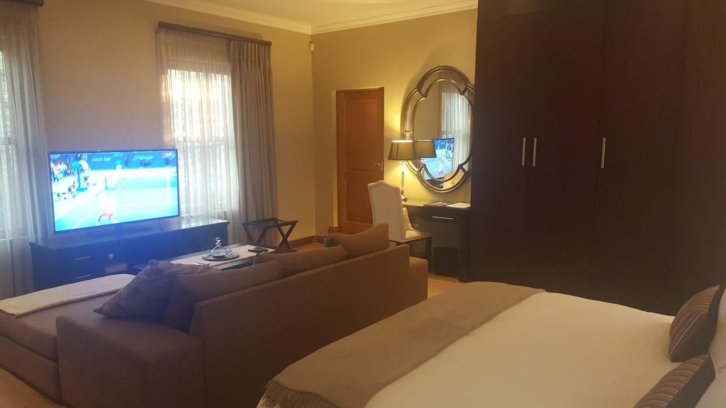 Executive Suites, Woodmead East (Adults Only) Сэндтон Экстерьер фото