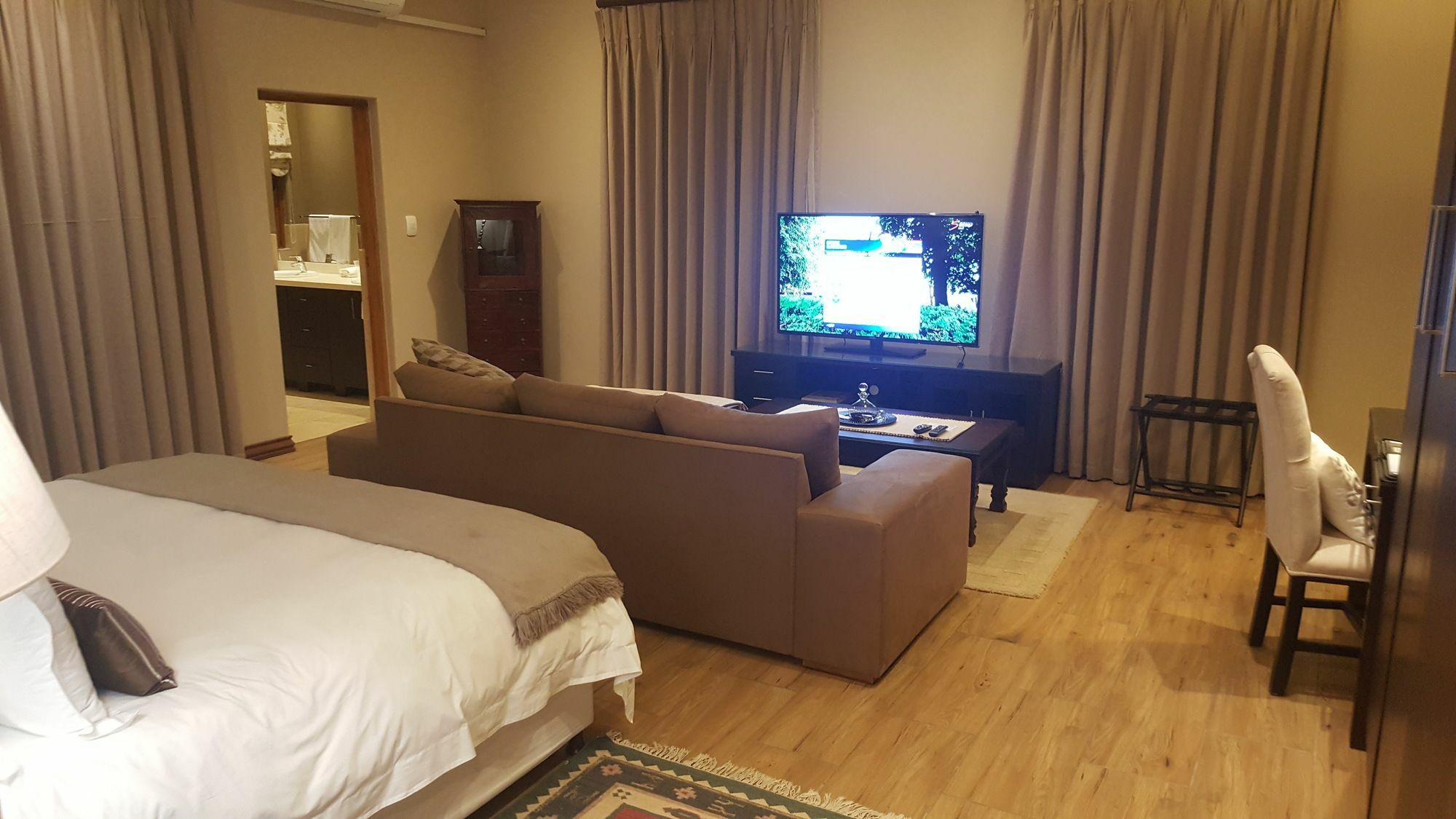 Executive Suites, Woodmead East (Adults Only) Сэндтон Экстерьер фото